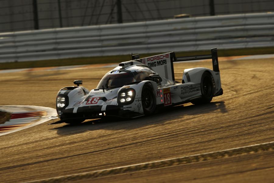  Porsche 919 Hybrid 2015 года  (фото 319 из 481)